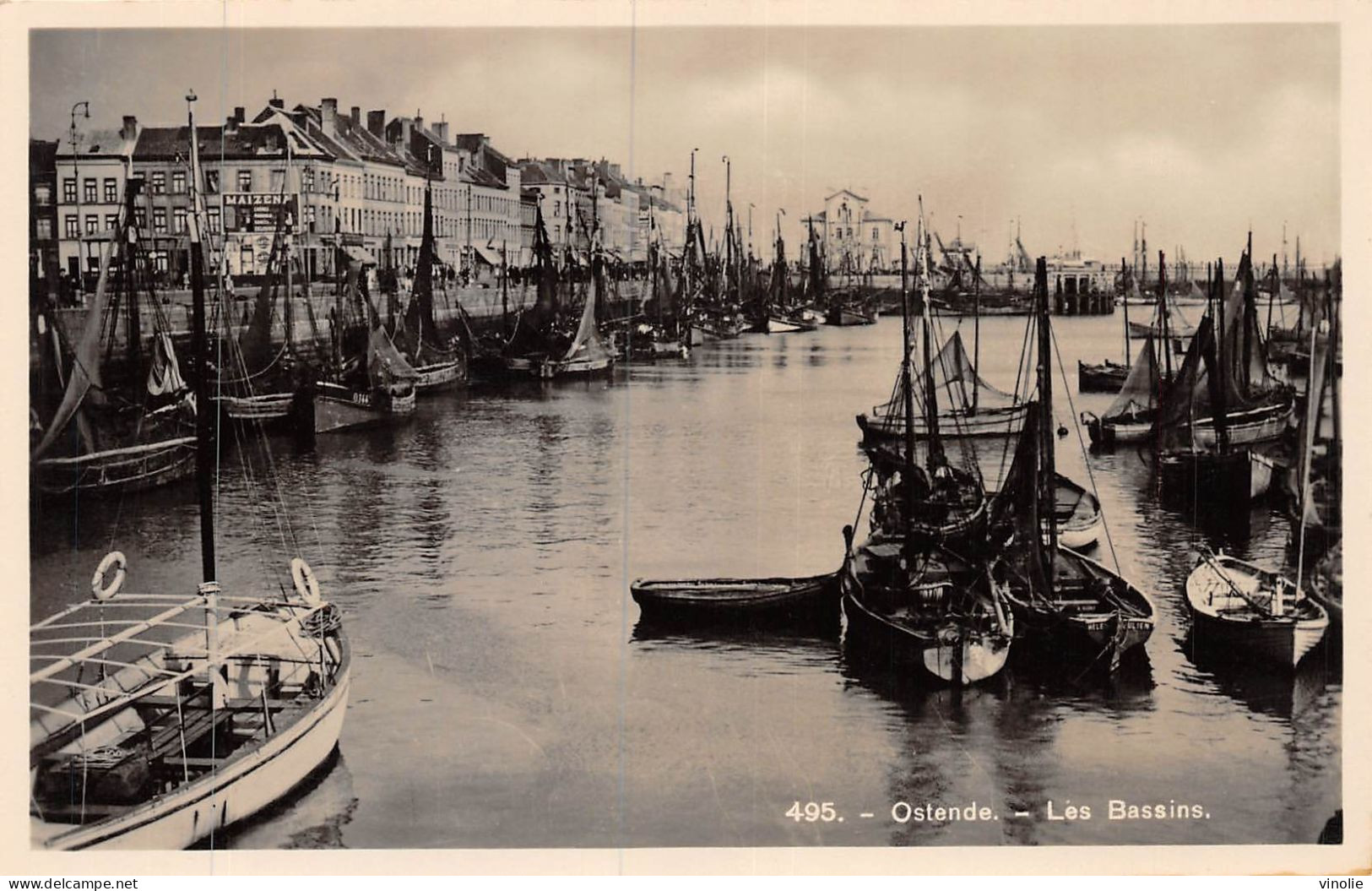 24-5089 : OSTENDE. BATEAUX DANS LES BASSINS - Oostende