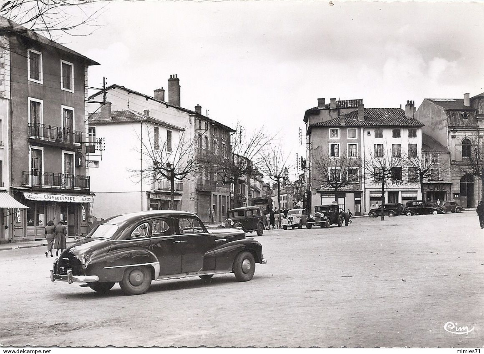 CPSM  CHAUFFAILLES Place De L' Eglise Voitures - Autres & Non Classés