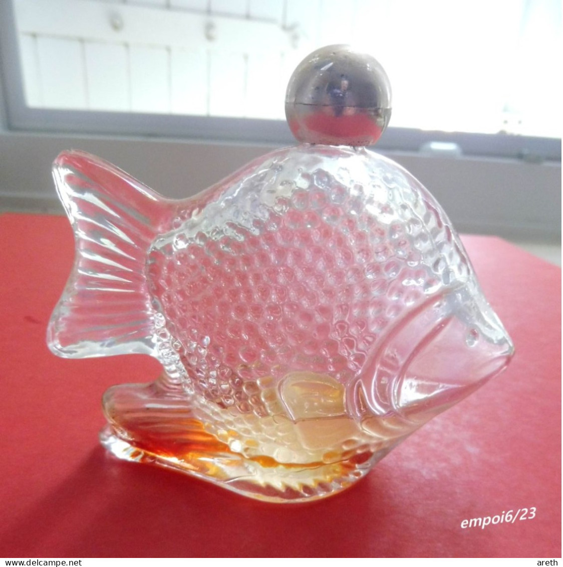 Flacon  Eau De Cologne Sweet Honesty AVON En Forme De Poisson - Flacons (vides)