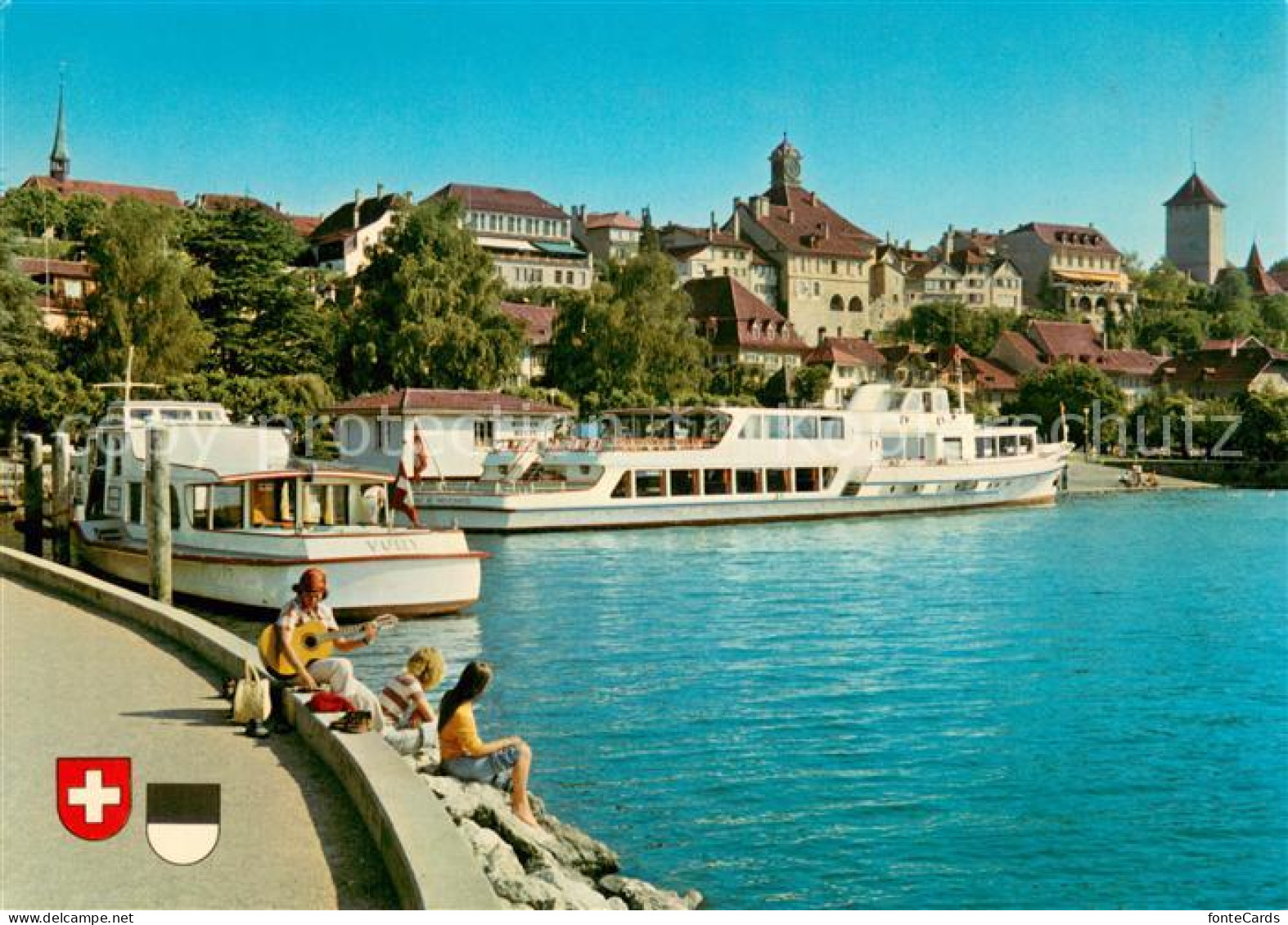 13772810 Murten Morat Schiffstation Mit Altstadtblick Murten Morat - Autres & Non Classés