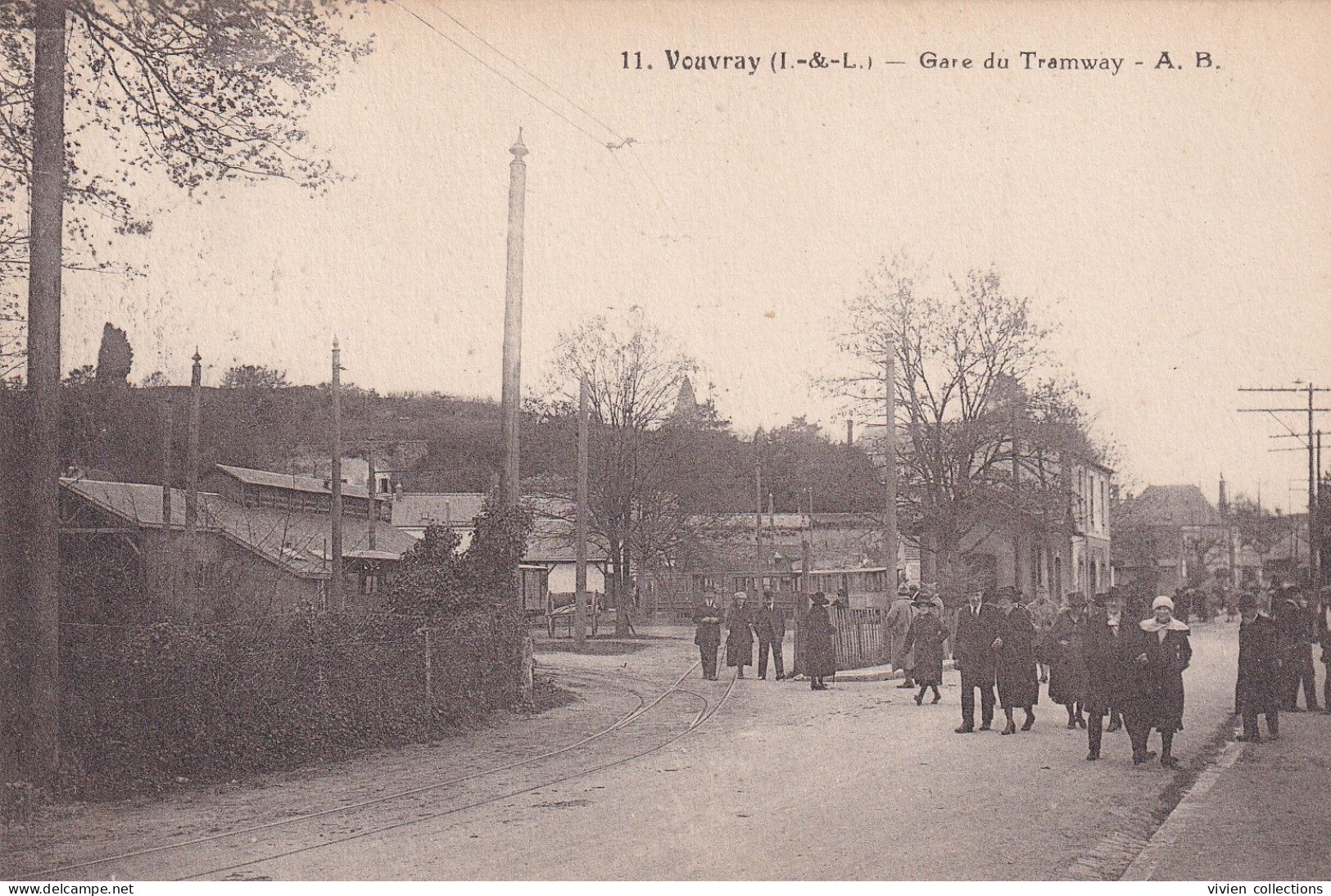 Vouvray (37 Indre Et Loir) Gare Du Tramway - édit. AB N° 11 Circulée En 1928 "en Balade" - Vouvray