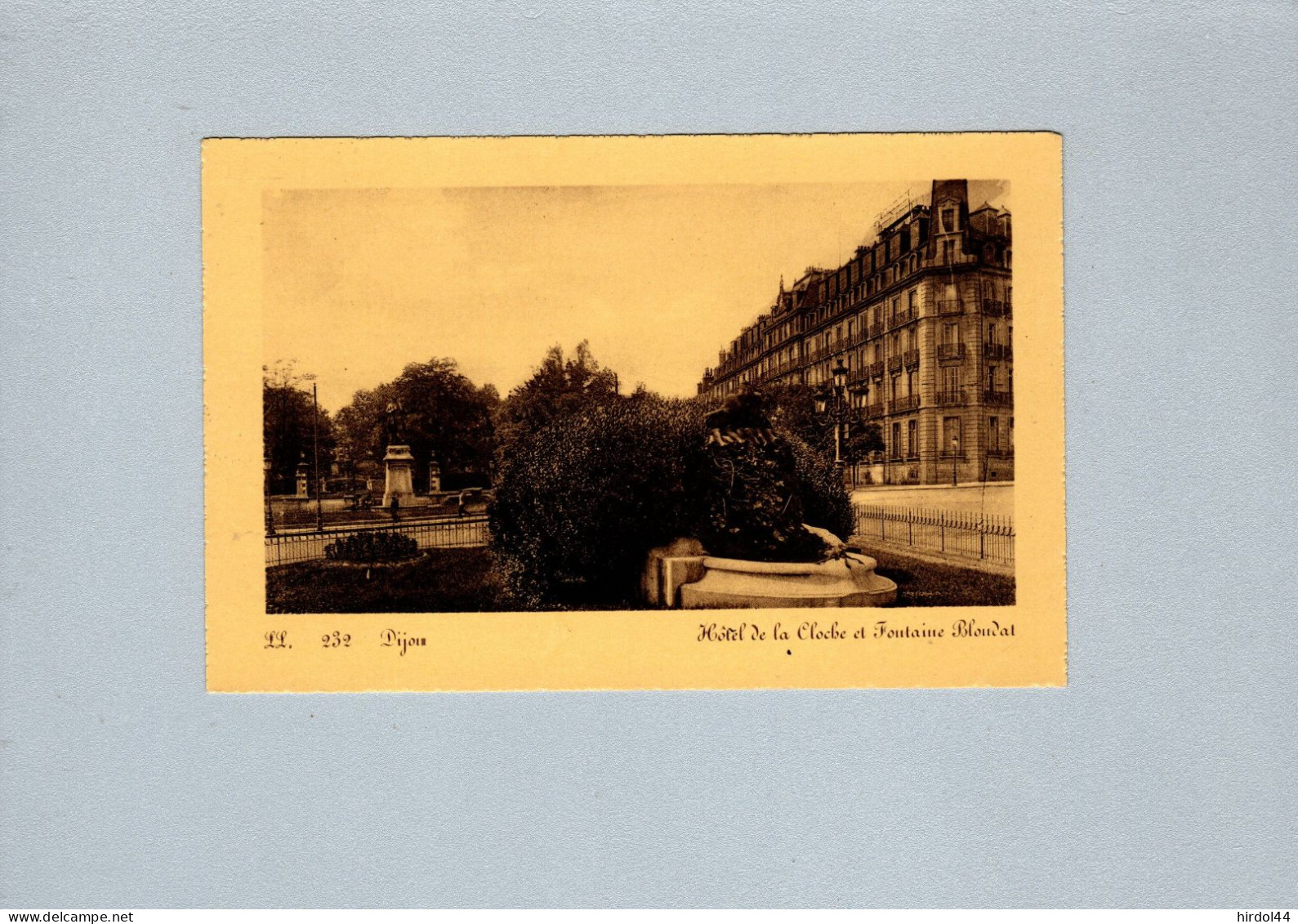 Dijon (21) : Hotel De La Cloche Et Fontaine Bloudal - Dijon