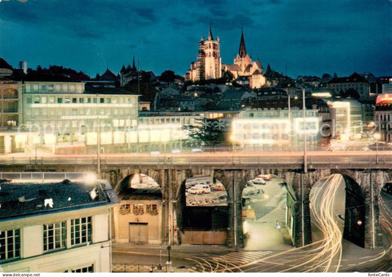 13753284 Lausanne VD Le Grand Pont Et La Cathedrale Le Soir Lausanne VD - Autres & Non Classés