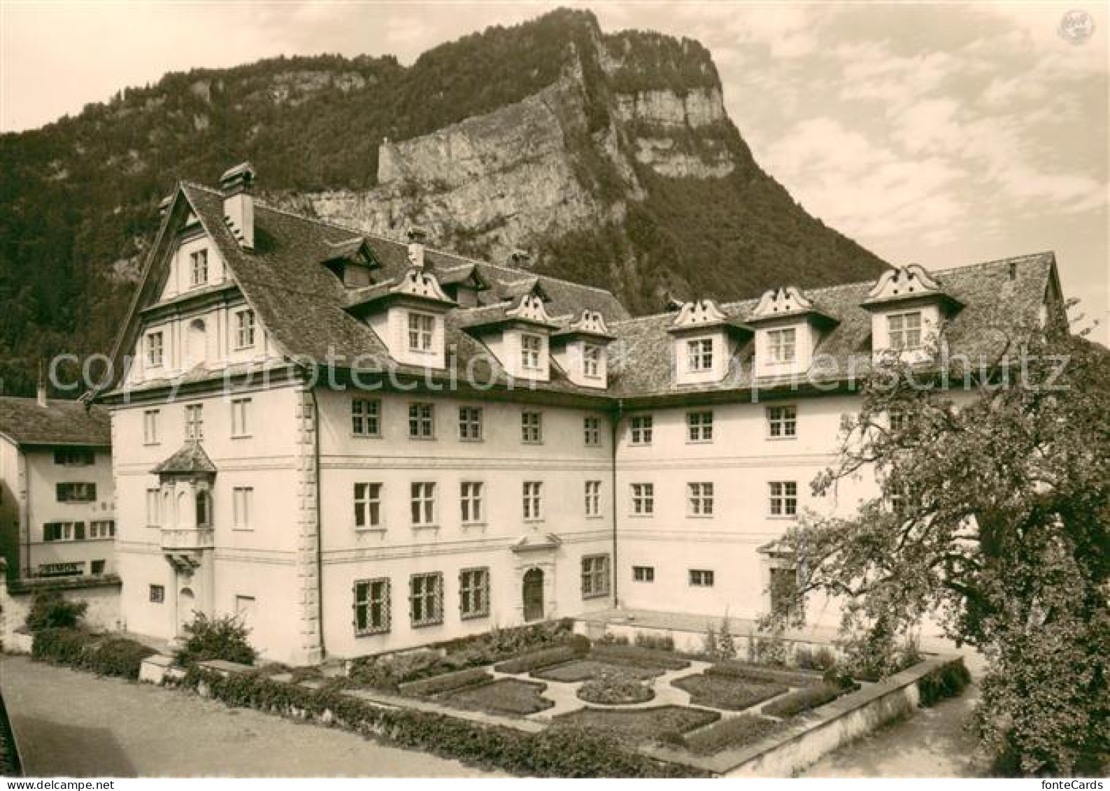 13738661 Naefels Freulerpalast Museum Des Landes Hofansicht Naefels - Sonstige & Ohne Zuordnung