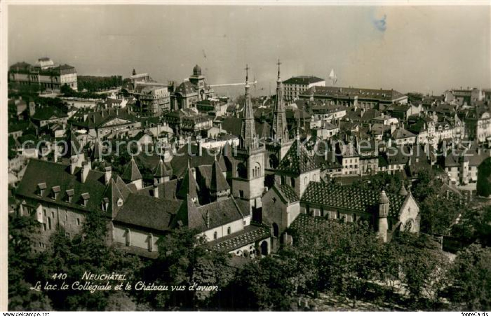 13738564 Neuchatel NE Le Lac La Collegiale Et Le Chateau Vue Aerienne Neuchatel  - Autres & Non Classés