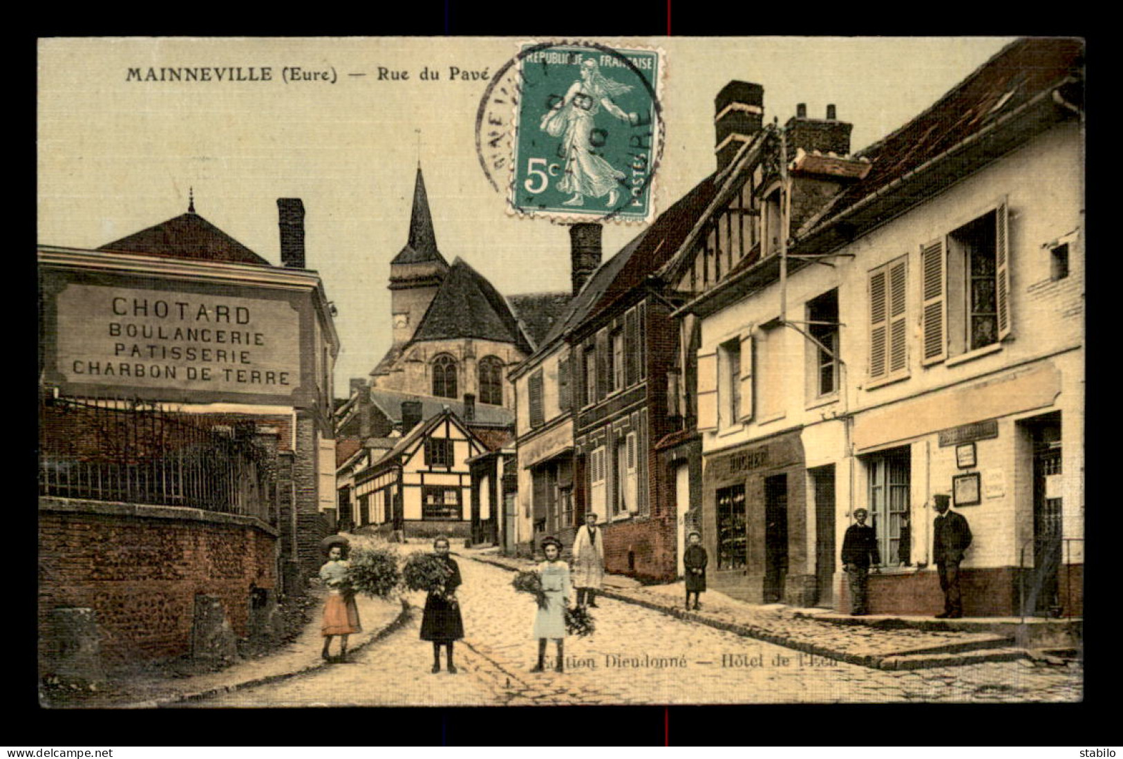 27 - MAINNEVILLE - RUE DU PAVE - BOULANGERIE CHOTARD - BIJOUTERIE HUCHET - POSTE - CARTE TOILEE ET COLORISEE - Other & Unclassified