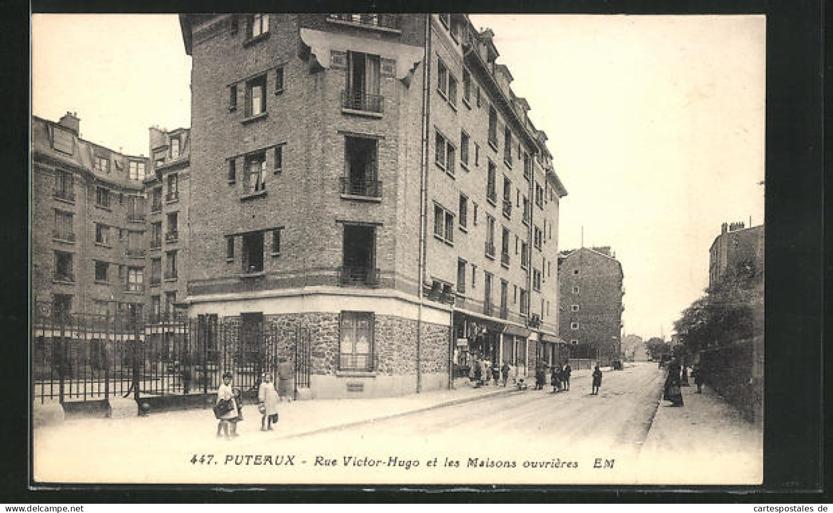 CPA Puteaux, Rue Victor Hugo Et Les Maisons Ouvrieres  - Puteaux