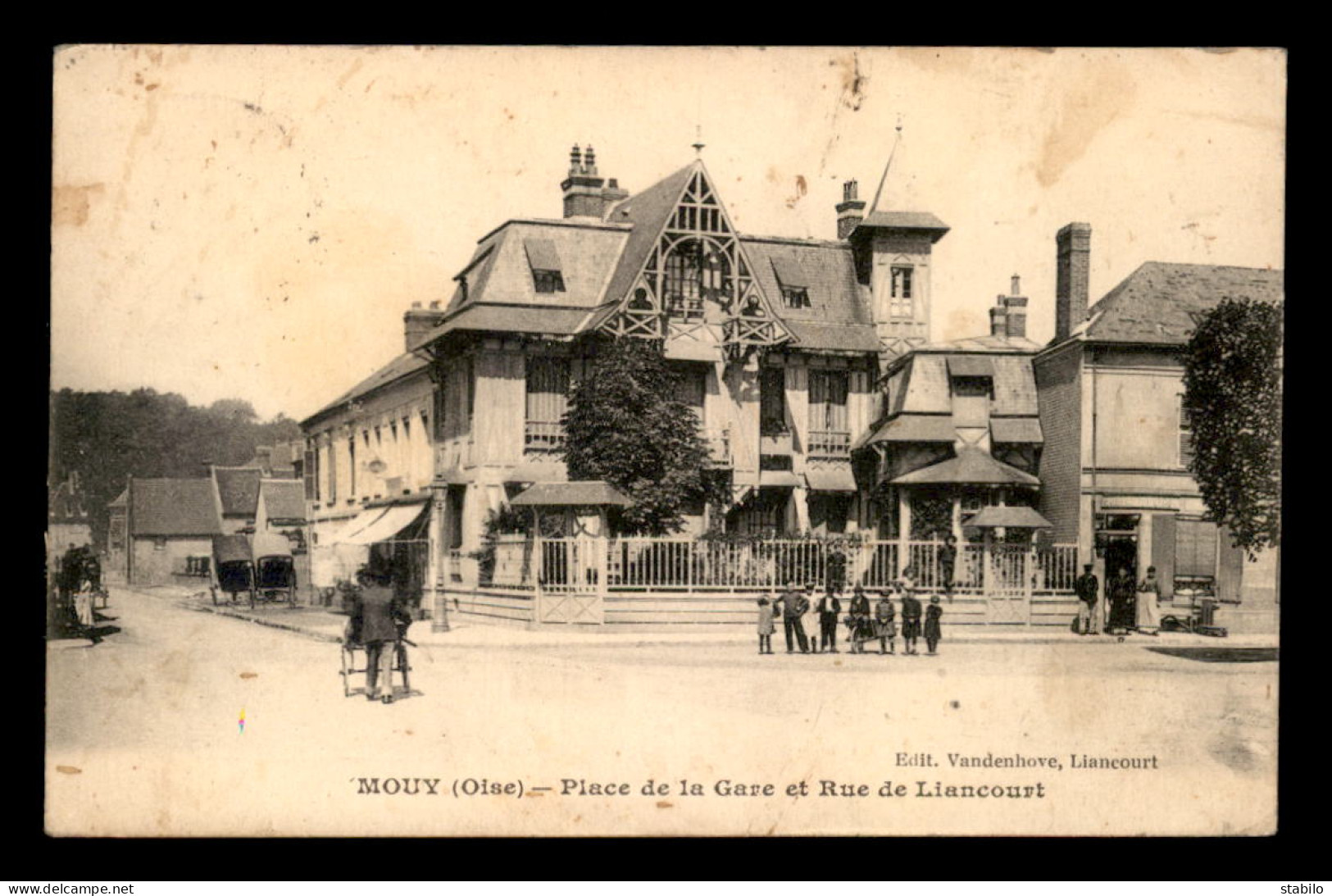 60 - MOUY - PLACE DE LA GARE ET RUE DE LIANCOURT - Mouy