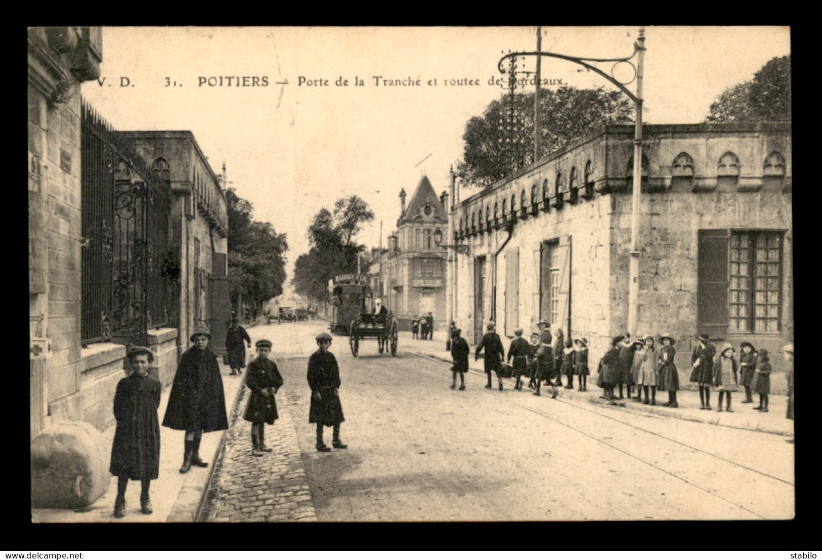 86 - POITIERS - PORTE DE LA TRANCHE ET ROUTE DE BORDEAUX - Poitiers