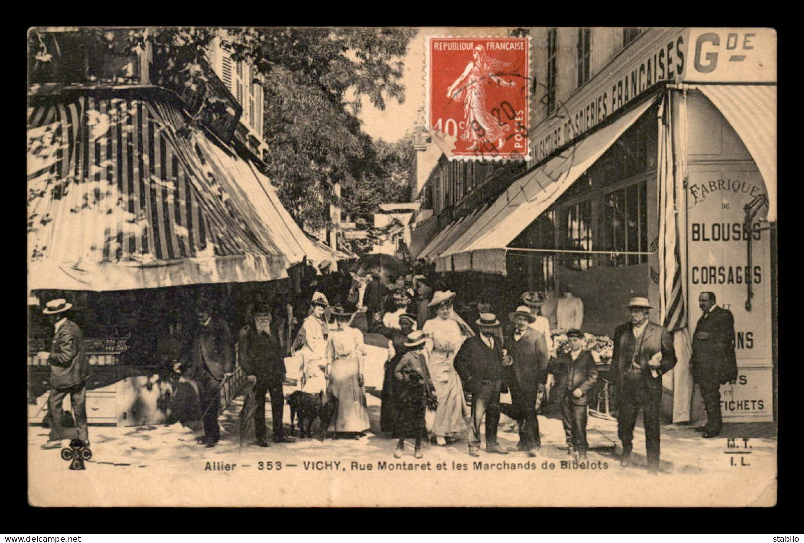 03 - VICHY - RUE MONTARET ET LES MARCHANDS DE BIBELOTS - VOIR ETAT - Vichy