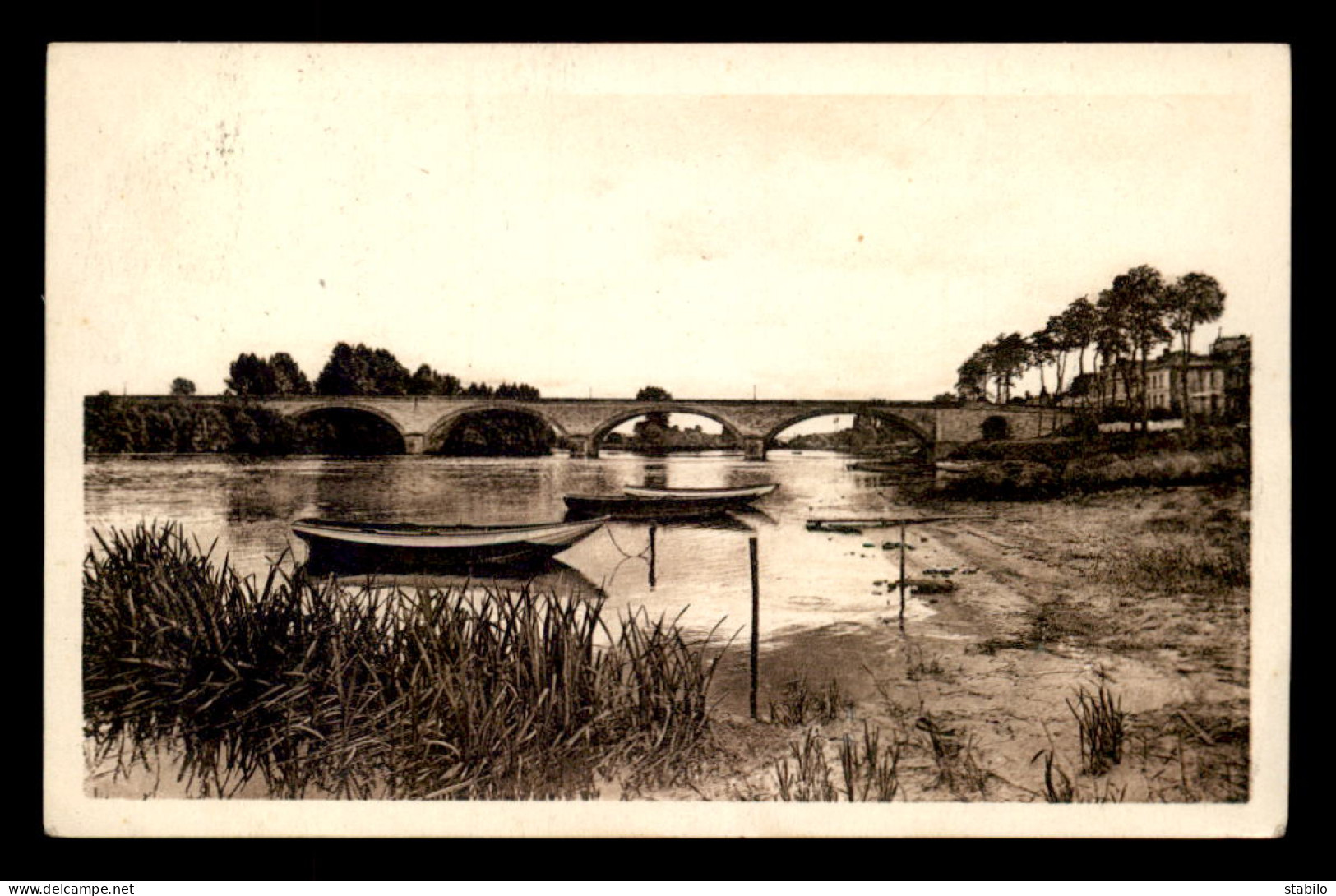 27 - PONT-DE-L'ARCHE - VUE SUR LA SEINE - Pont-de-l'Arche