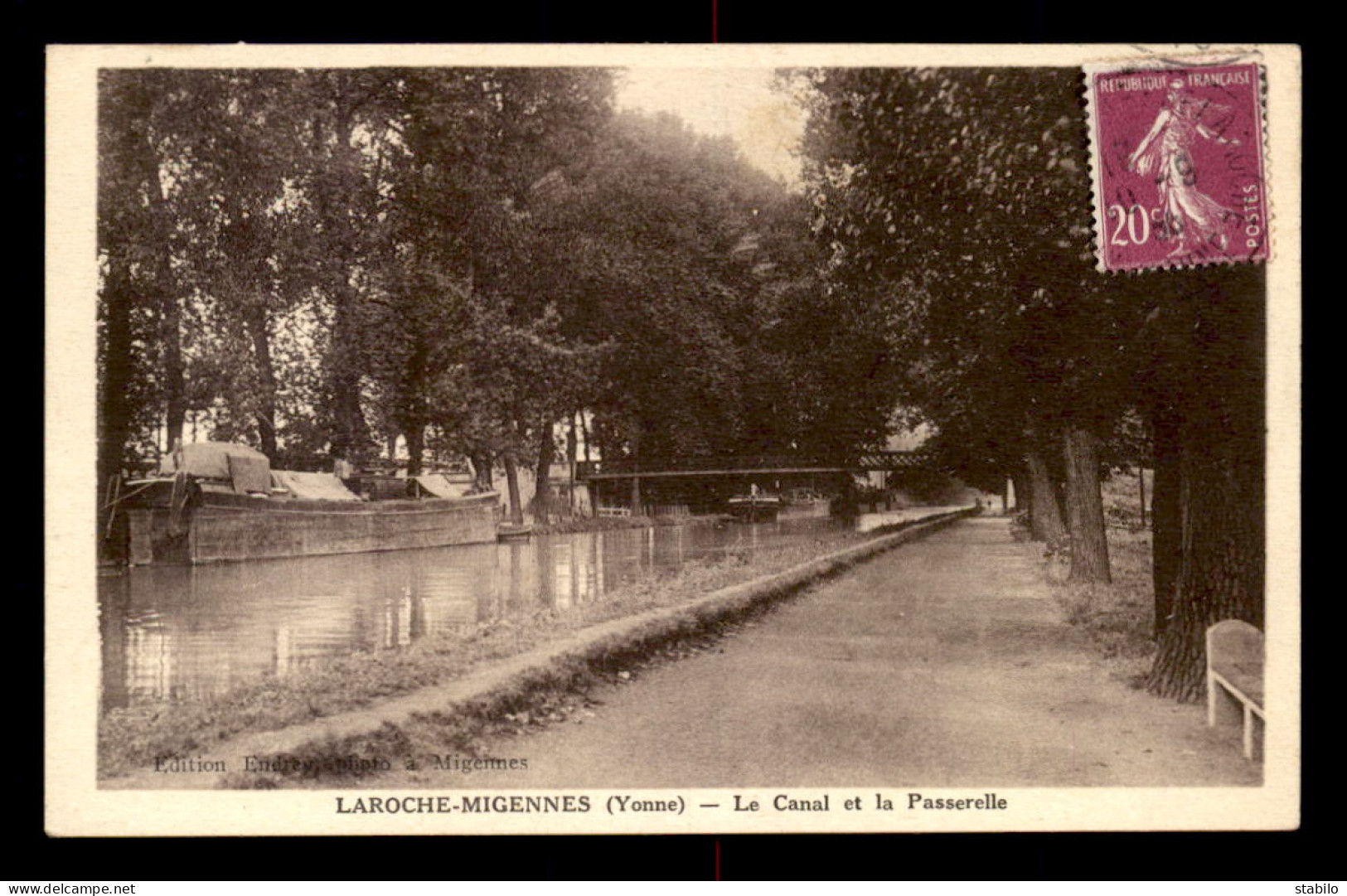 89 - LAROCHE-MIGENNES - LE CANAL ET LA PASSERELLE - PENICHE - Migennes