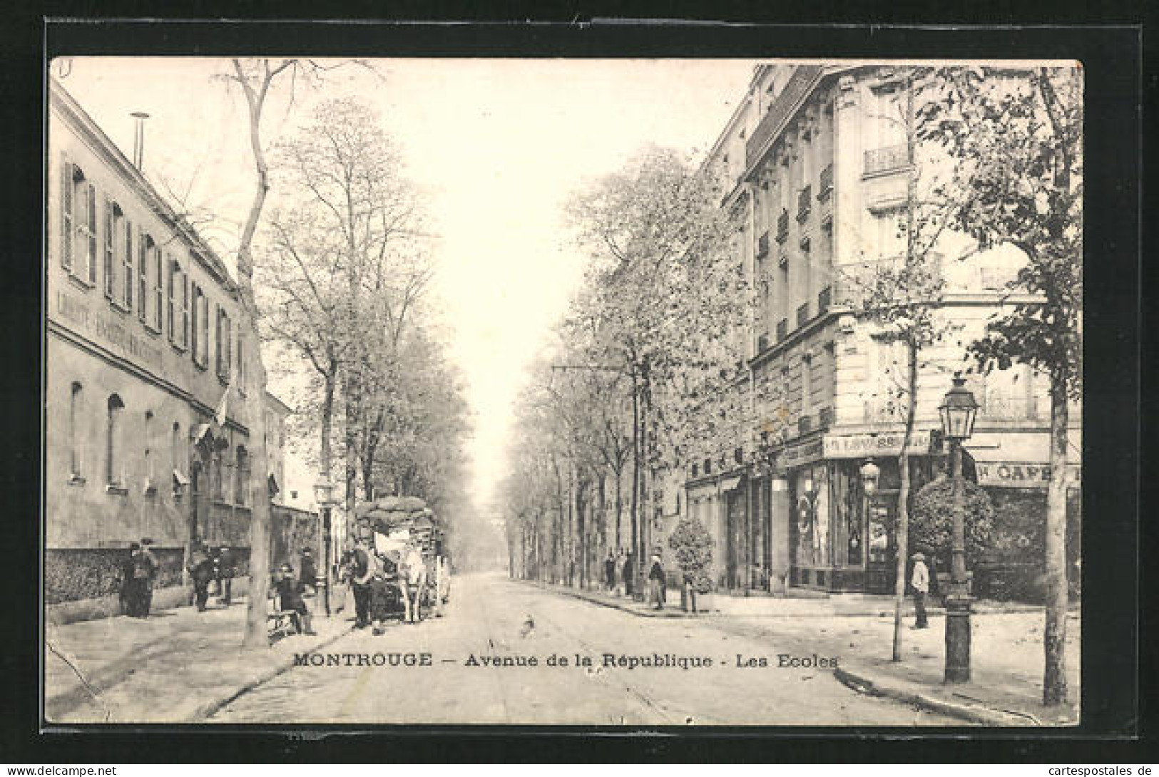 CPA Montrouge, Avenue De La République - Les Ecoles  - Montrouge