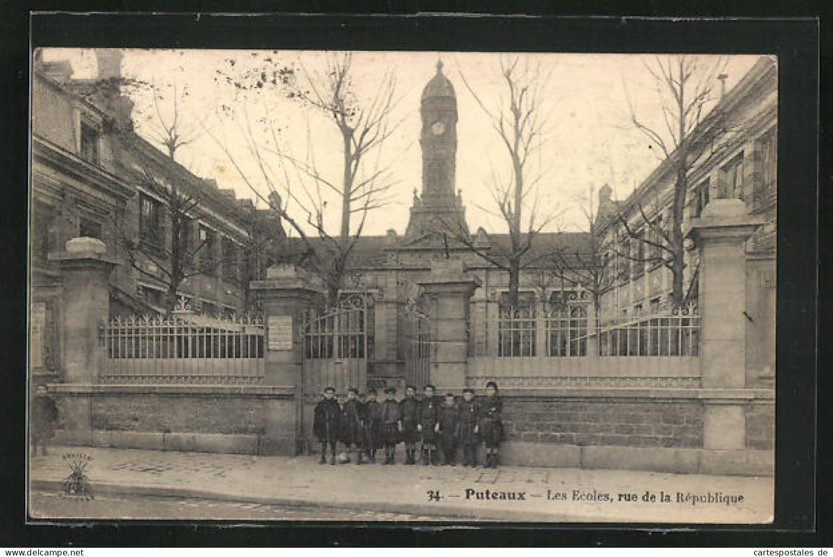 CPA Puteaux, Les Ecoles, Rue De La Republique  - Puteaux