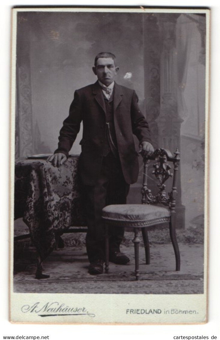 Fotografie A. Neuhäuser, Friedland, Portrait Dunkelhaariger Herr Mit Krawatte Im Anzug  - Personnes Anonymes
