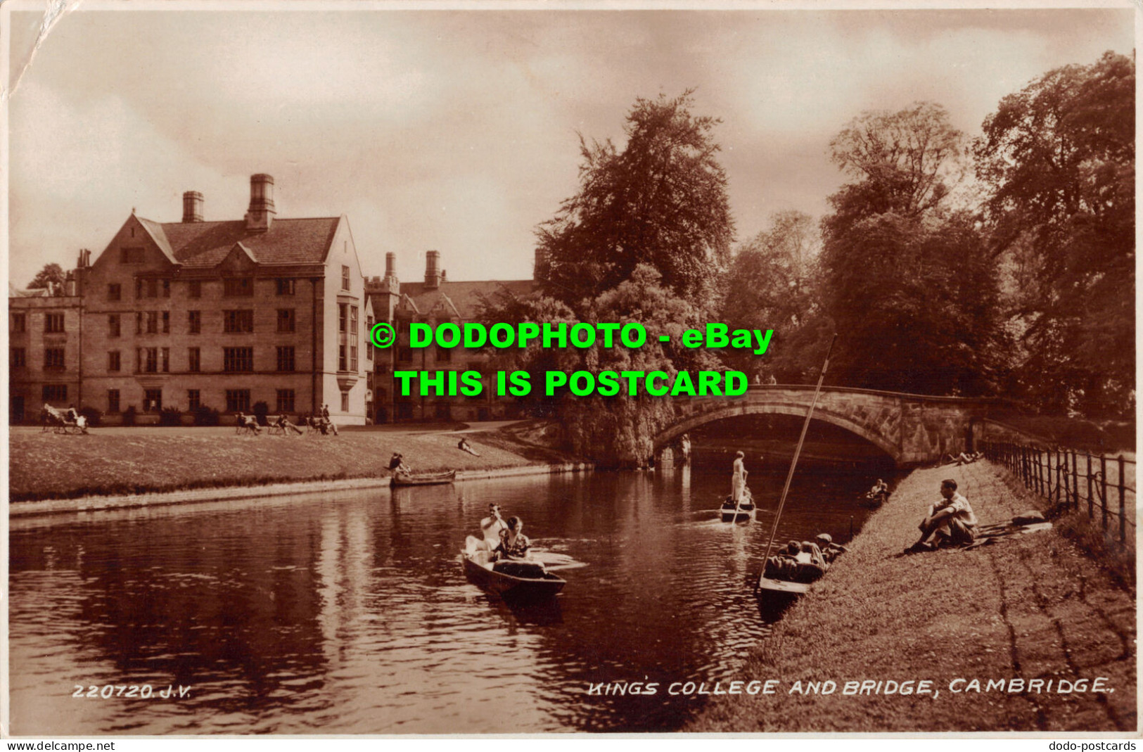 R509995 Cambridge. Kings College And Bridge. Valentine. RP. 1933 - World