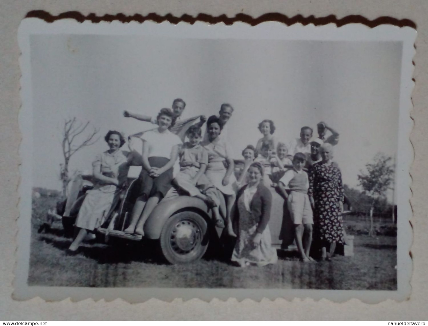 Photographie - Famille Et Voiture. - Automobile