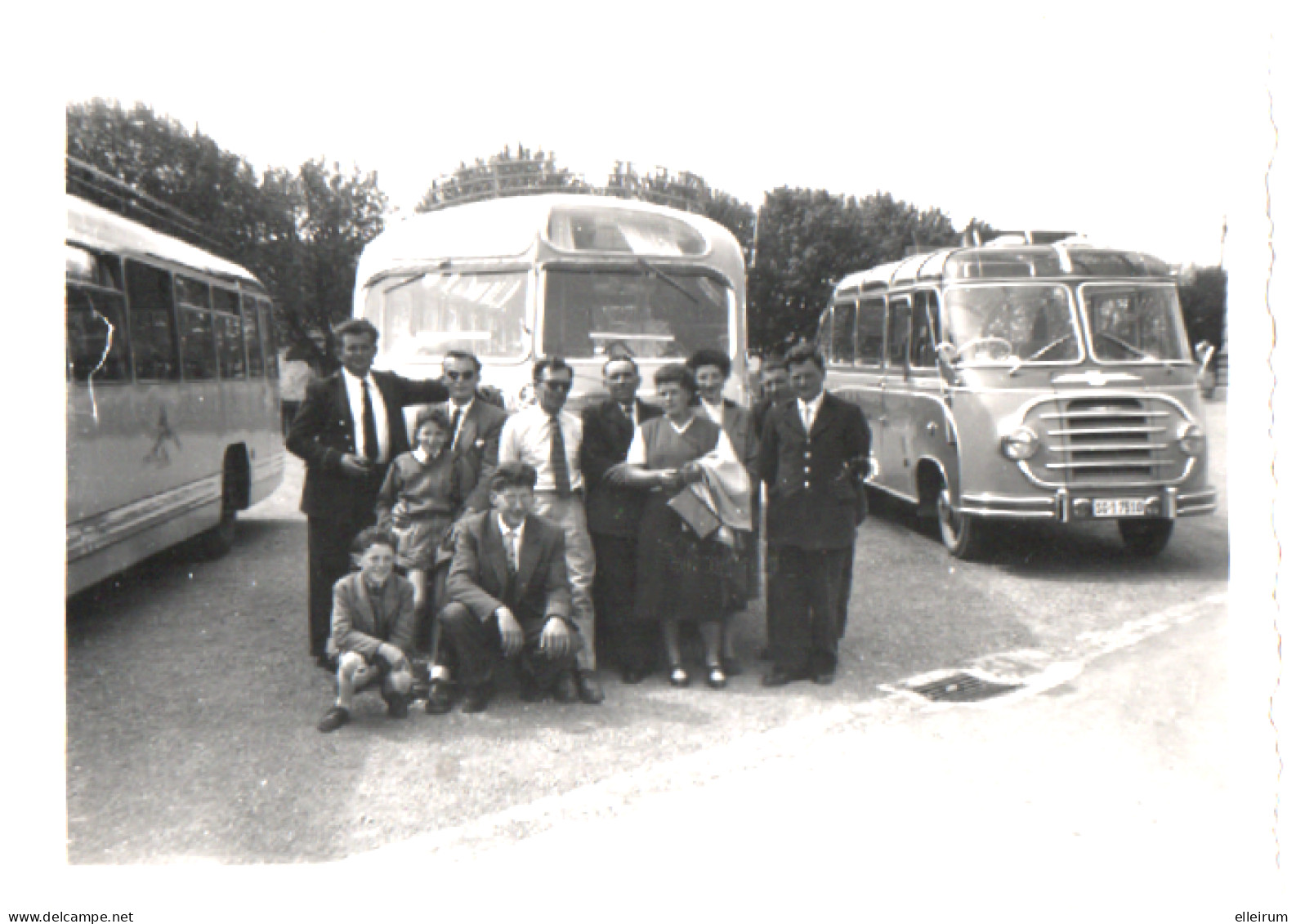 BUS Et AUTOCARS.PHOTO. A GAUCHE: ISOBLOC TYPE 648DP. A DROITE: CHASSIS RENAULT GALION.CARROSSIER à SITUER. - Cars