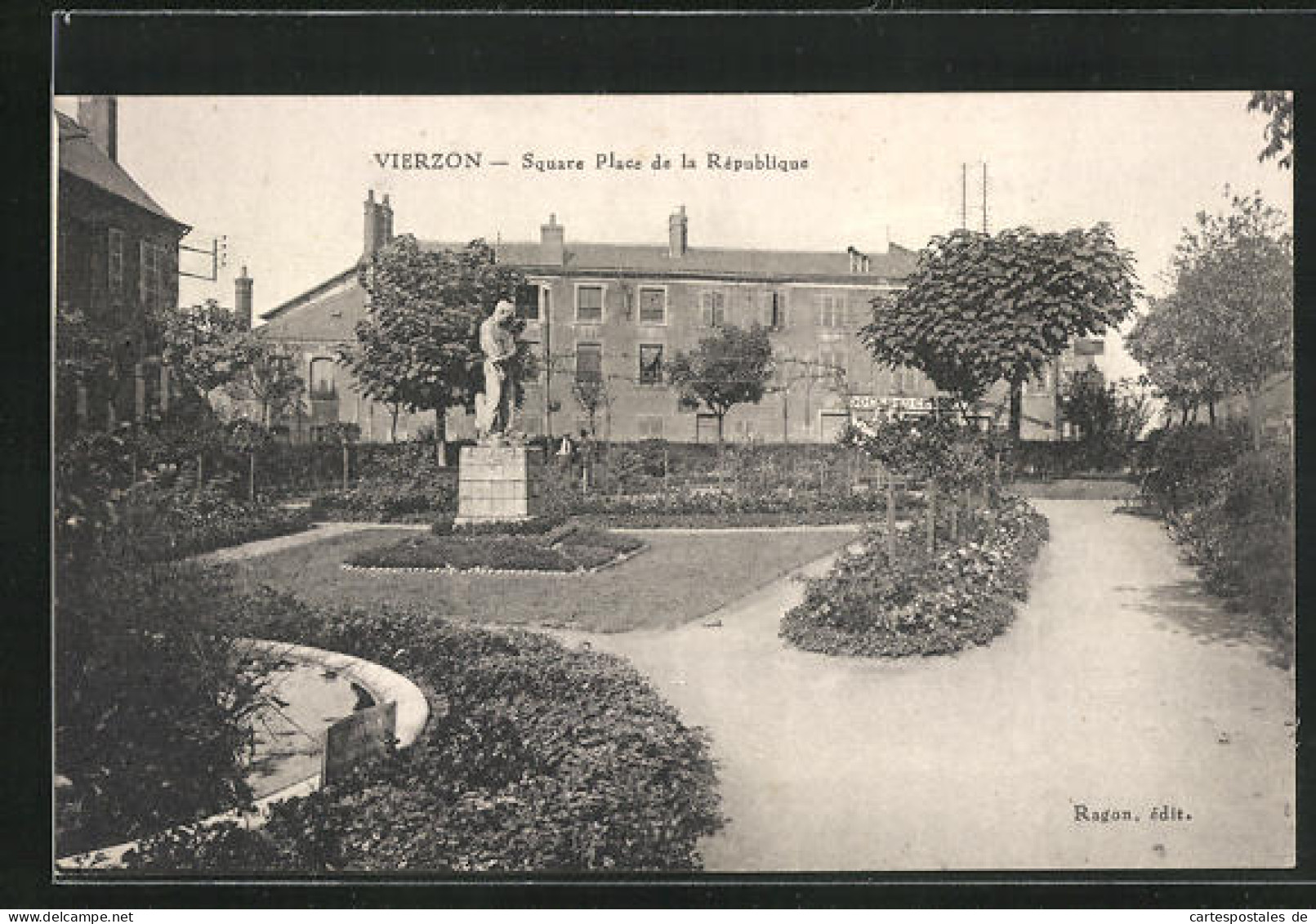 CPA Vierzon, Square Place De La République  - Vierzon