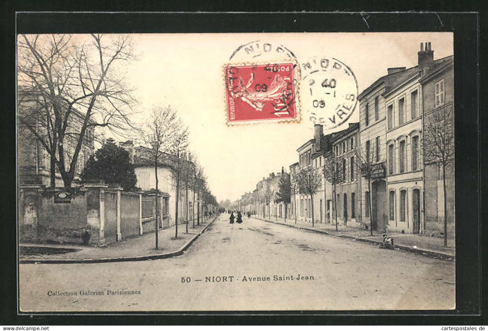 CPA Niort, Avenue Saint-Jean, Vue De La Rue  - Niort