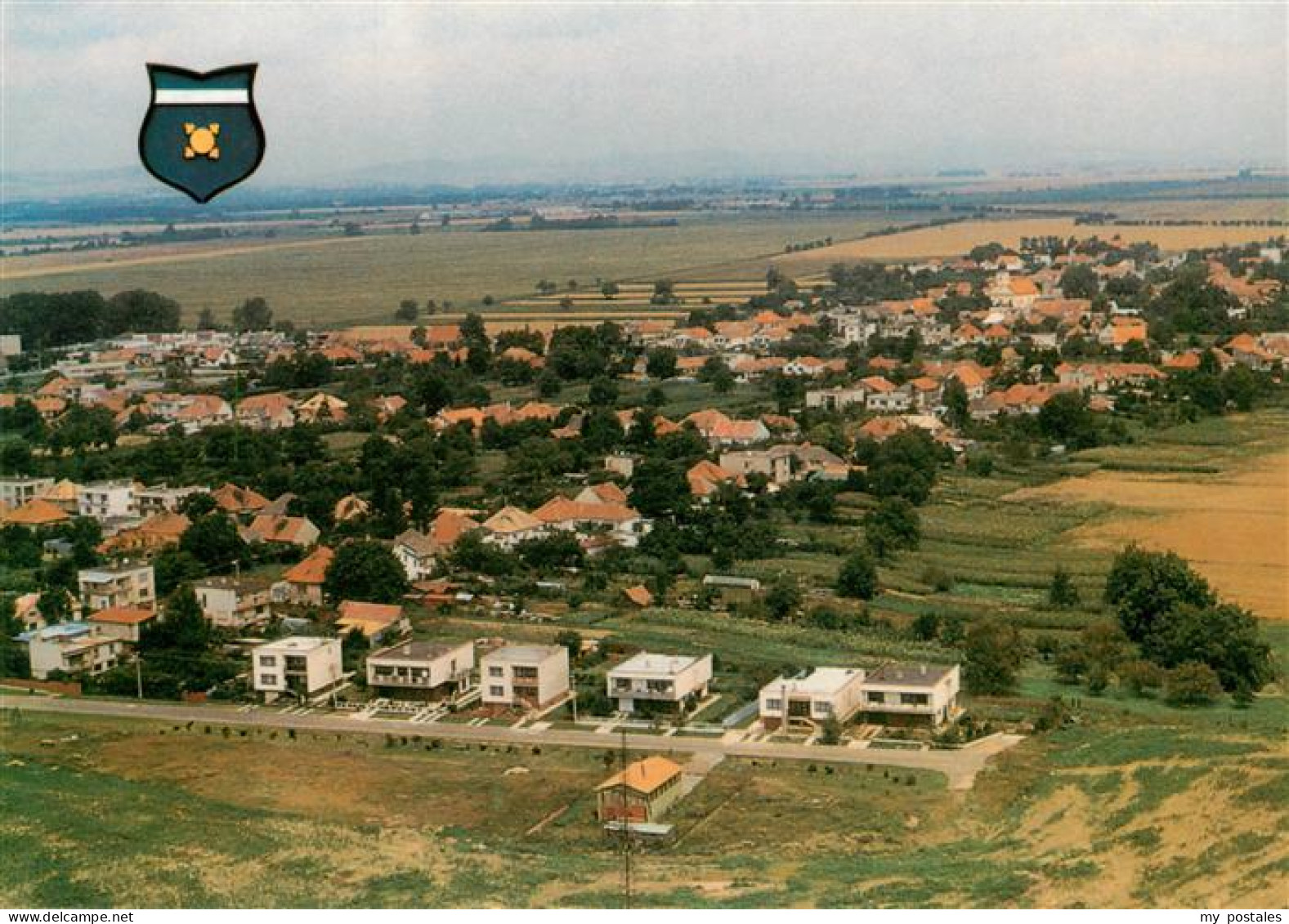 73941044 Madunice_Slovakia Panorama Obecny Erb Z Roku - Slovakia