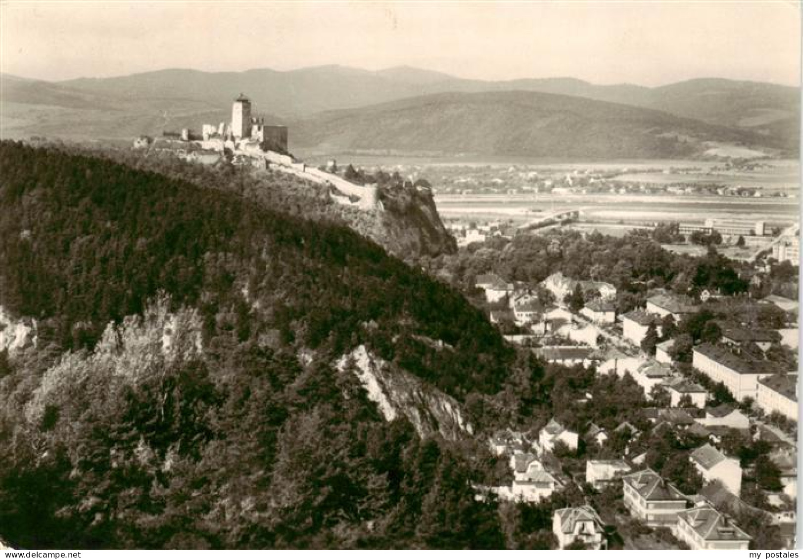 73941026 Trencin_Trentschinteplitz_SK Fliegeraufnahme Mit Schloss - Slovakia