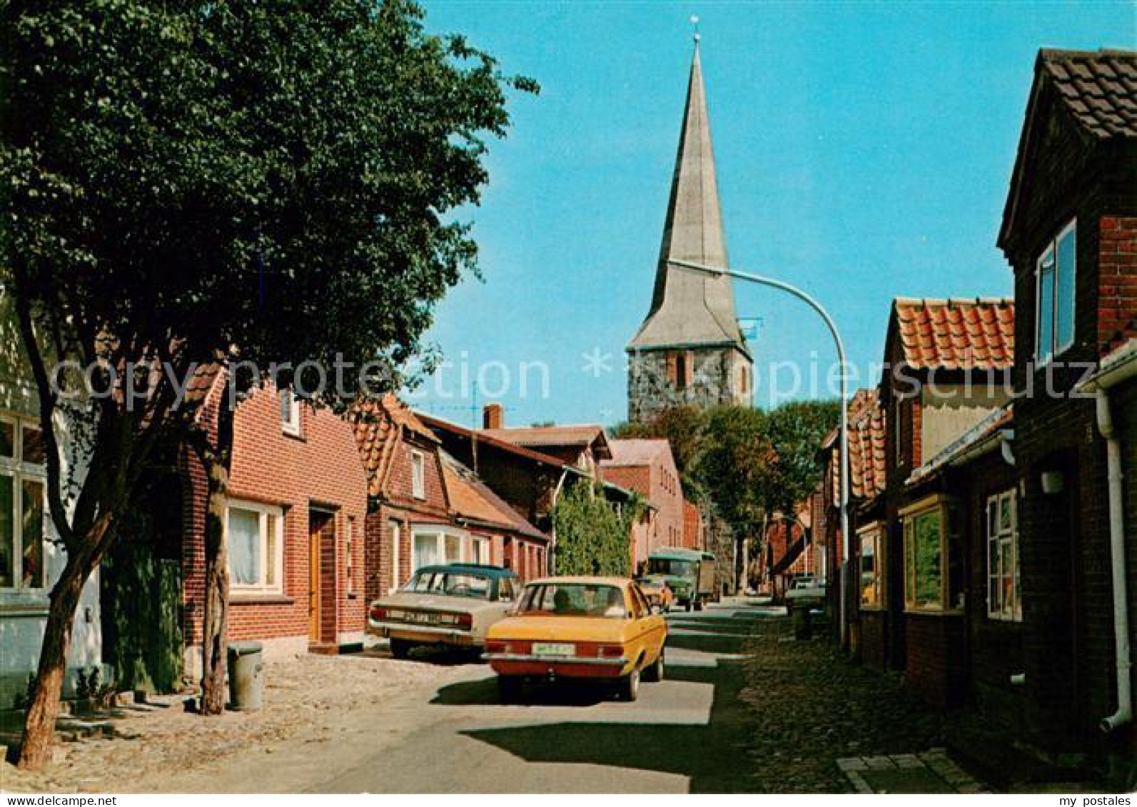 73861407 Petersdorf Fehmarn Neustadtstrasse Blick Zur Kirche Petersdorf Fehmarn - Fehmarn