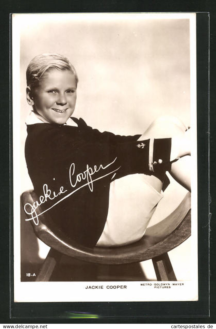 AK Schauspieler Jackie Cooper Im Stuhl Sitzend  - Attori