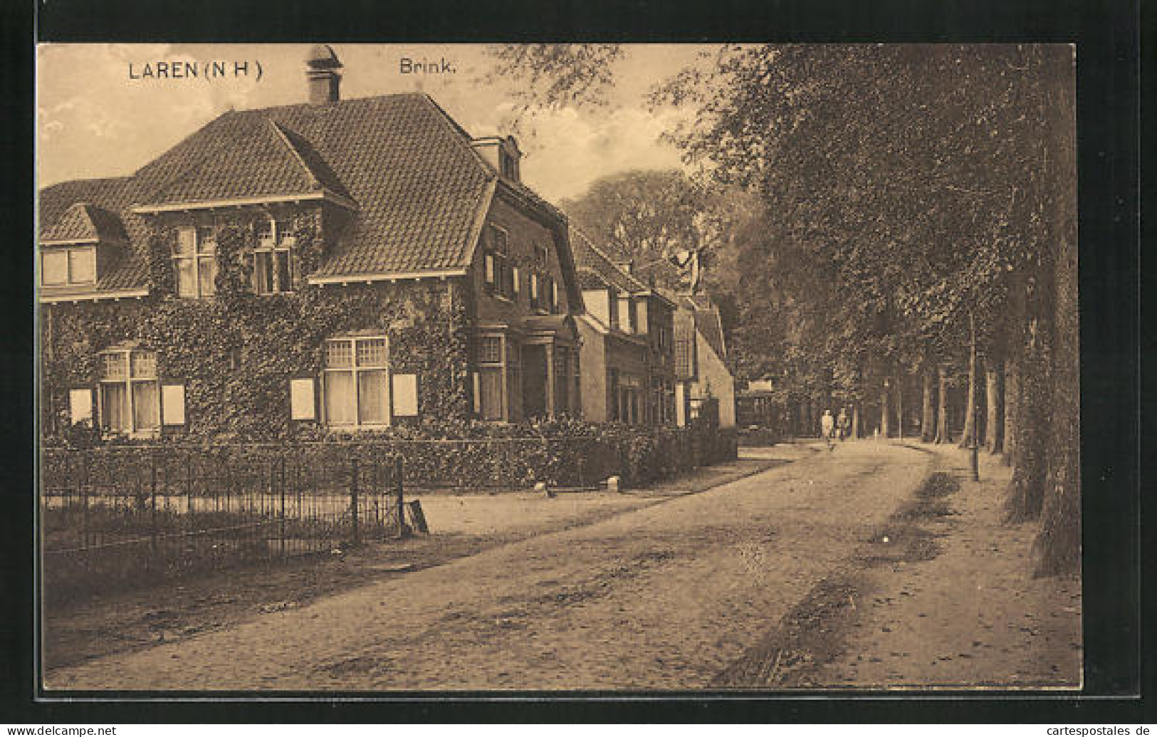 AK Laren, Brink, Ortsansicht Mit Strassenpartie  - Laren (NH)