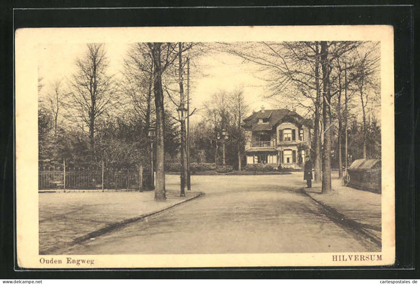 AK Hilversum, Ouden Engweg, Strassenpartie Im Ort  - Hilversum