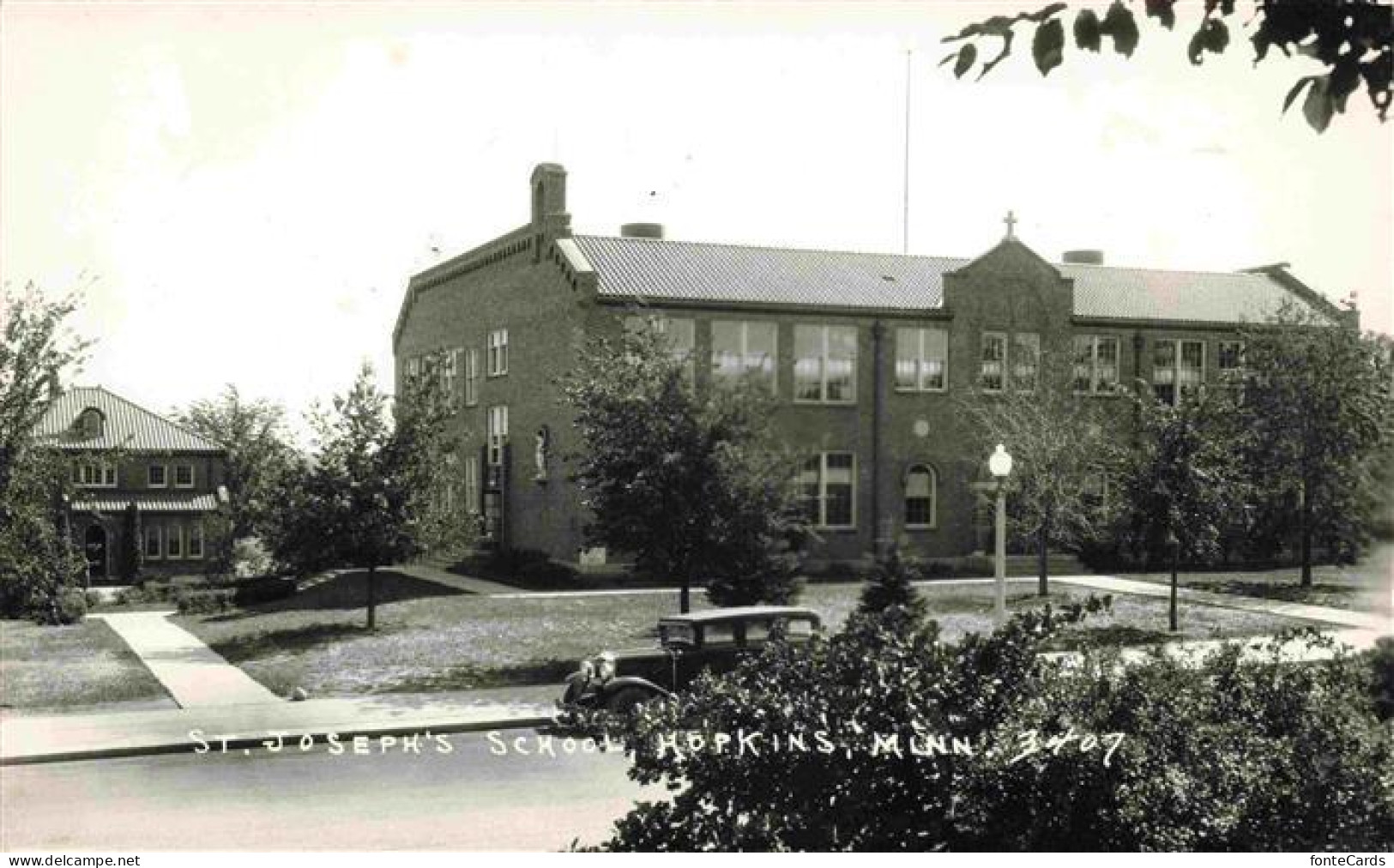 73972865 Hopkins_Minnesota_USA St. Joseph's School - Sonstige & Ohne Zuordnung