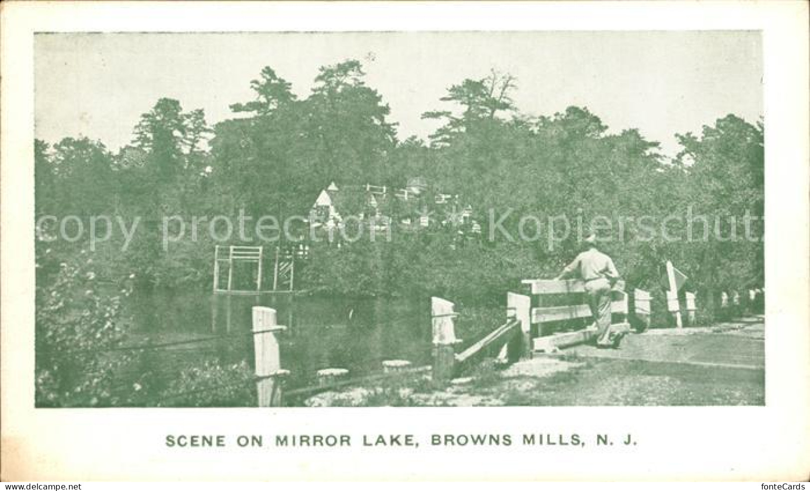 72246501 Browns_Mills Mirror Lake Soldat - Sonstige & Ohne Zuordnung