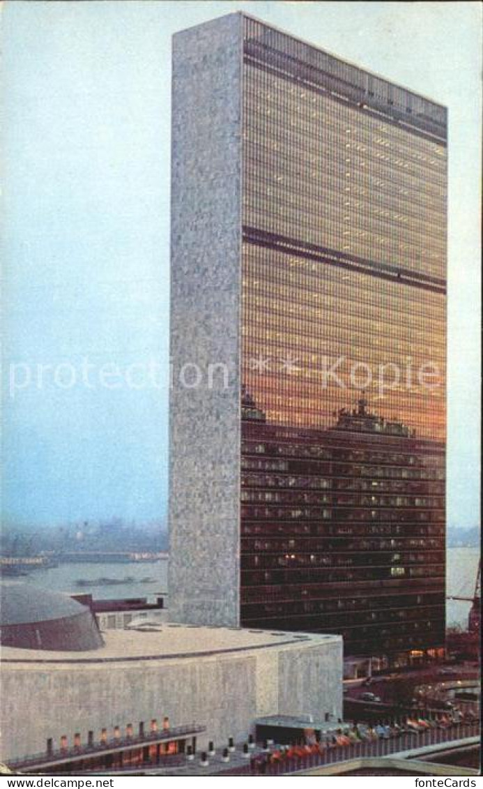 72229951 New_York_City United Nations Building With East River - Other & Unclassified