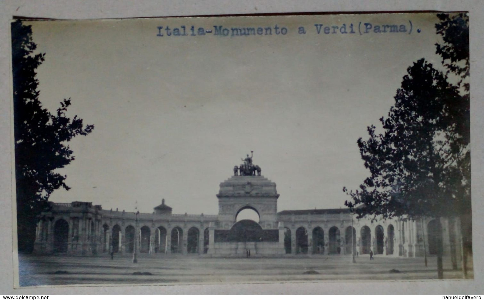 Photographie - Monument Verdi. - Lieux