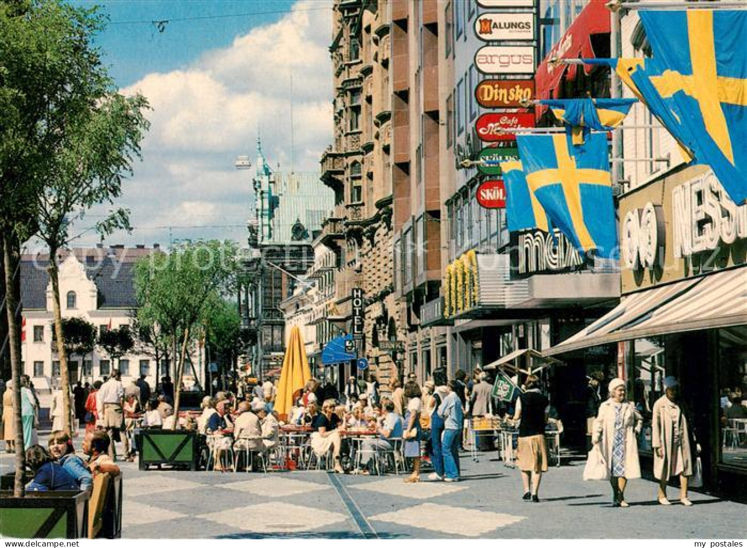 73857193 Malmoe Sweden Soedergatan StrassenCafes - Svezia