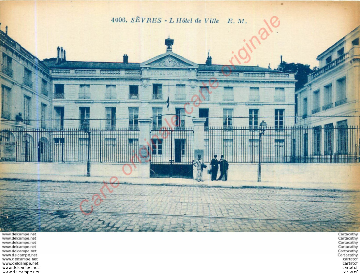 92.  SEVRES . Hôtel De Ville . - Sevres