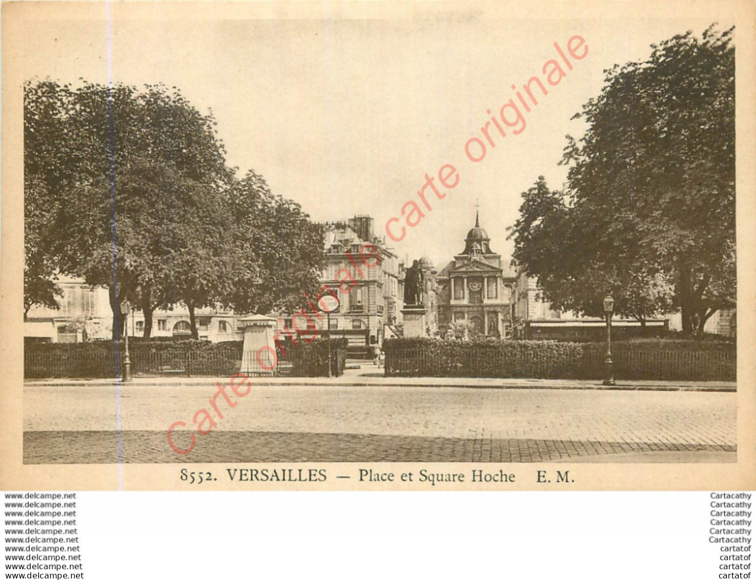 78.  VERSAILLES .   Place Et Square Hoche . - Versailles