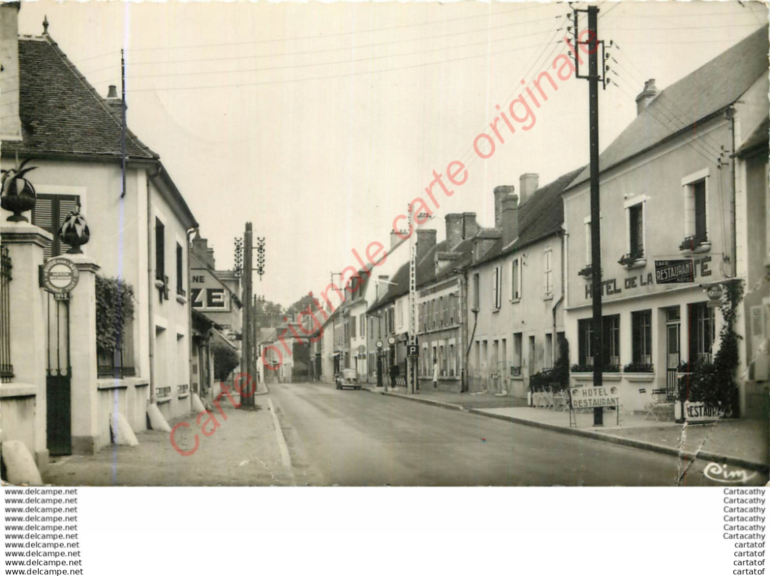 58.  NEUVY Sur LOIRE .  Hôtel De La Gaieté .  Rue Jean Jaurès . - Autres & Non Classés