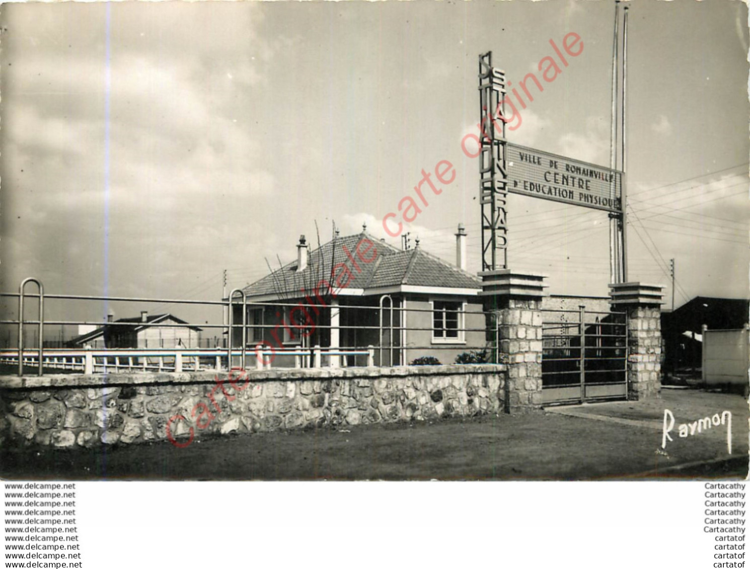 93.  ROMAINVILLE .  Le Stade Stalingrad . - Romainville