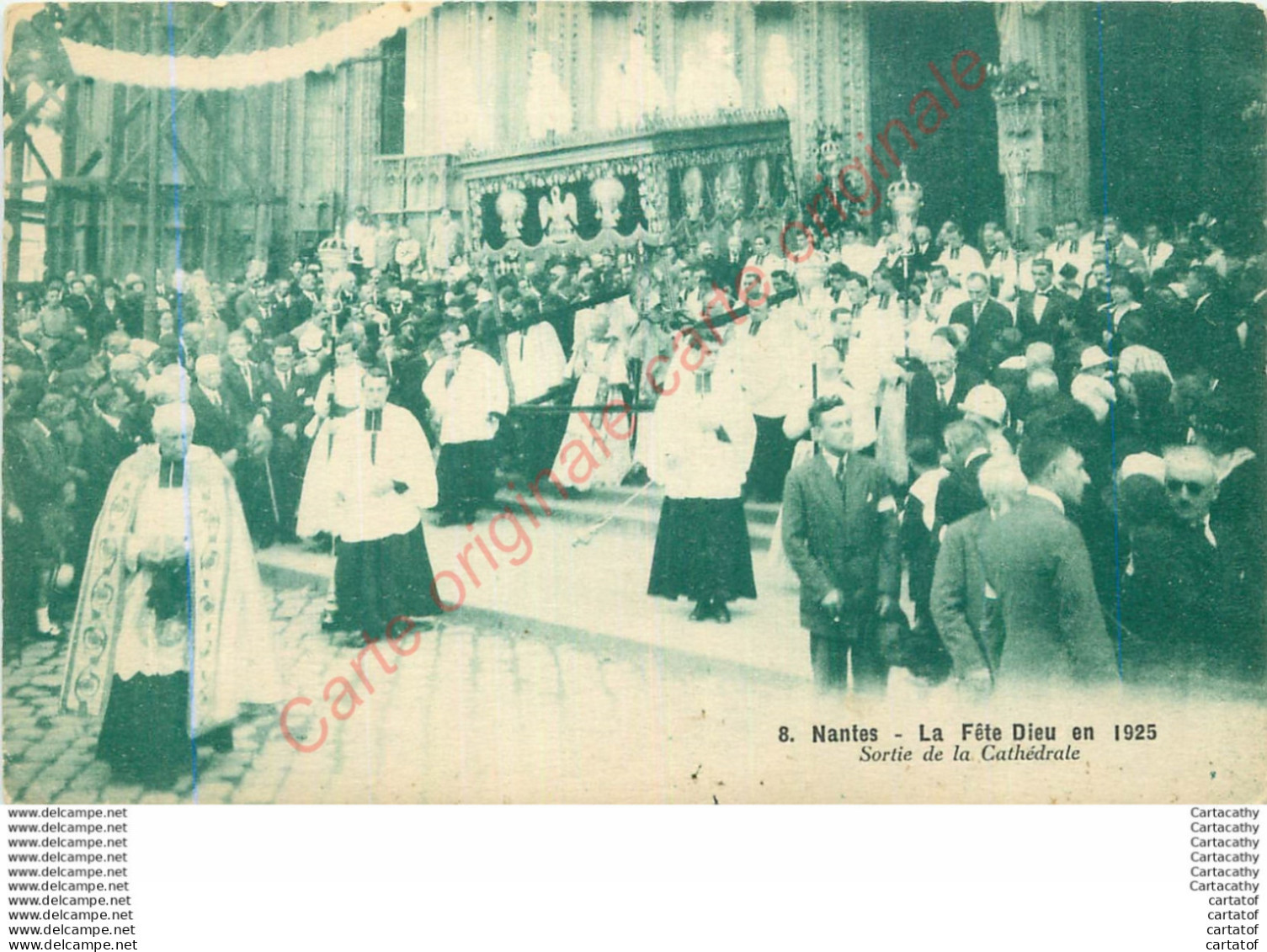 44.   NANTES .  La Fête Dieu En 1925 .  Sortie De La Cathédrale . - Nantes