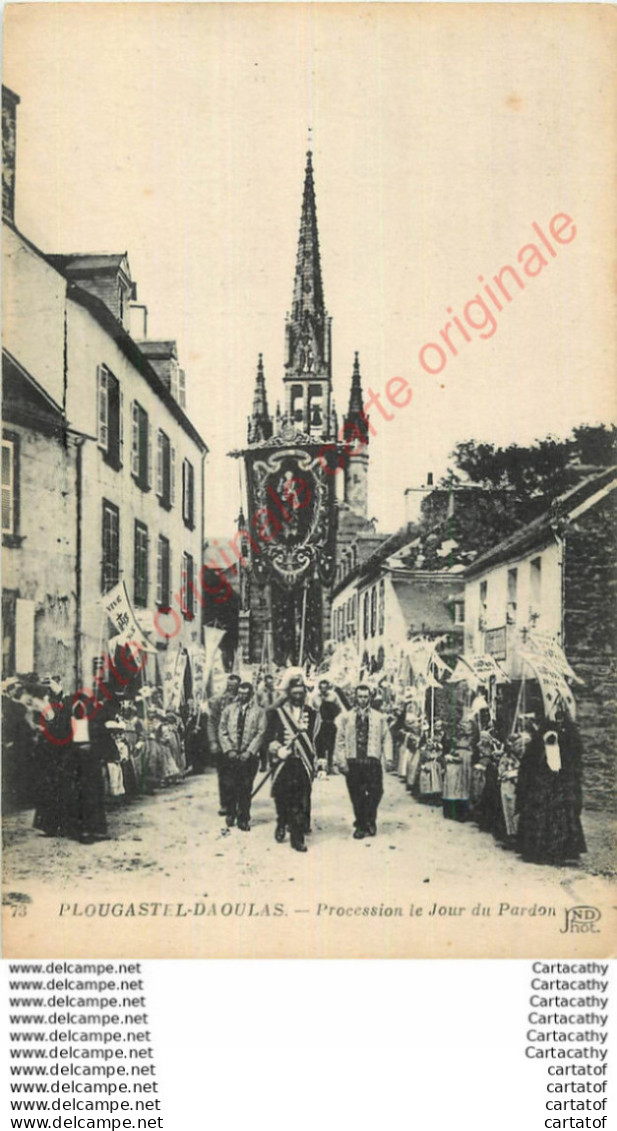 29. PLOUGASTEL DAOULAS .  Procession Le Jour Du Pardon . - Plougastel-Daoulas