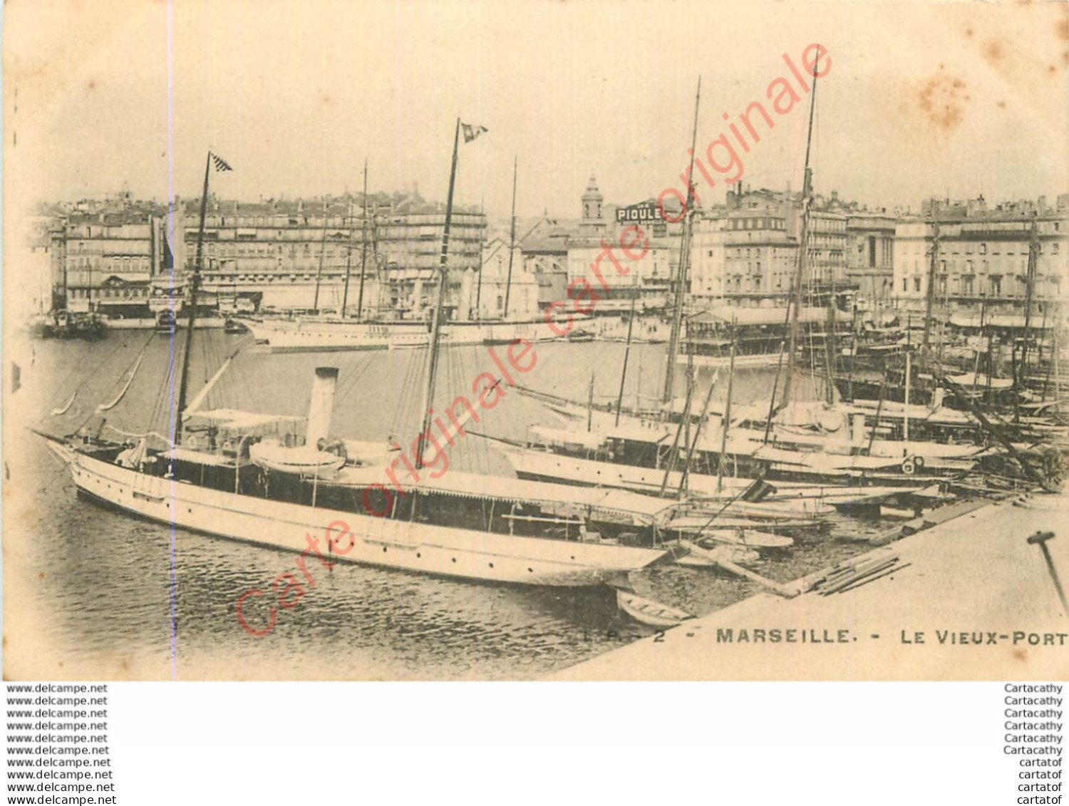 13.  MARSEILLE .  Le Vieux POrt . - Old Port, Saint Victor, Le Panier