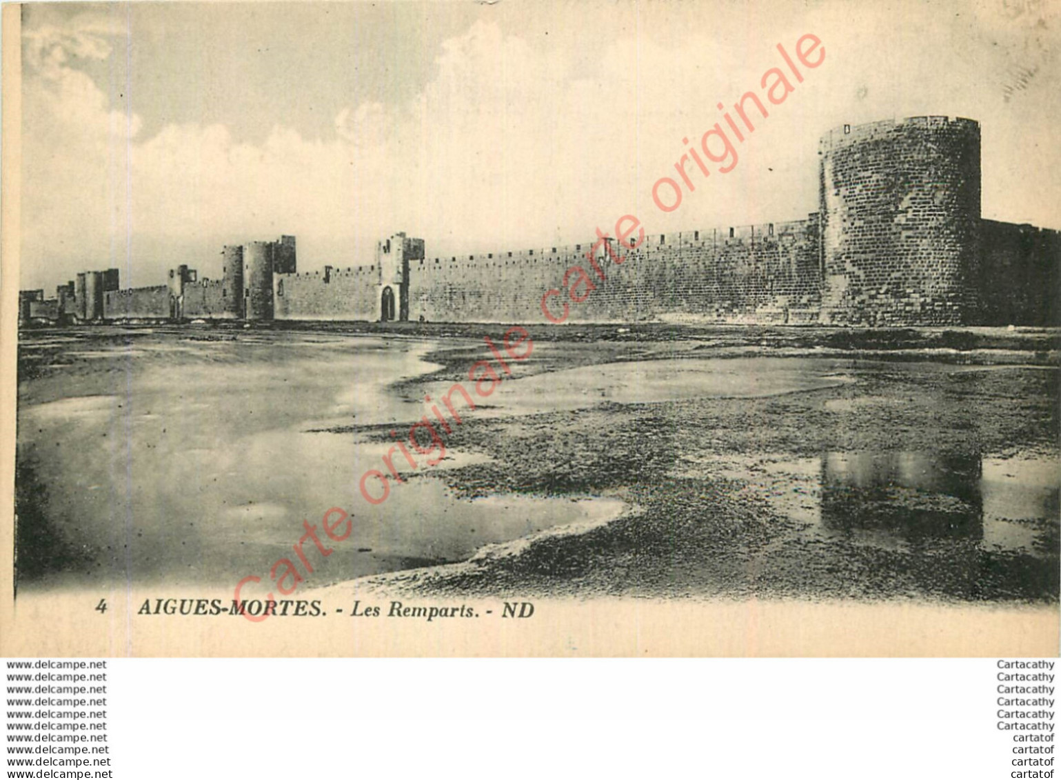 30.  AIGUES MORTES .  Les Remparts . - Aigues-Mortes