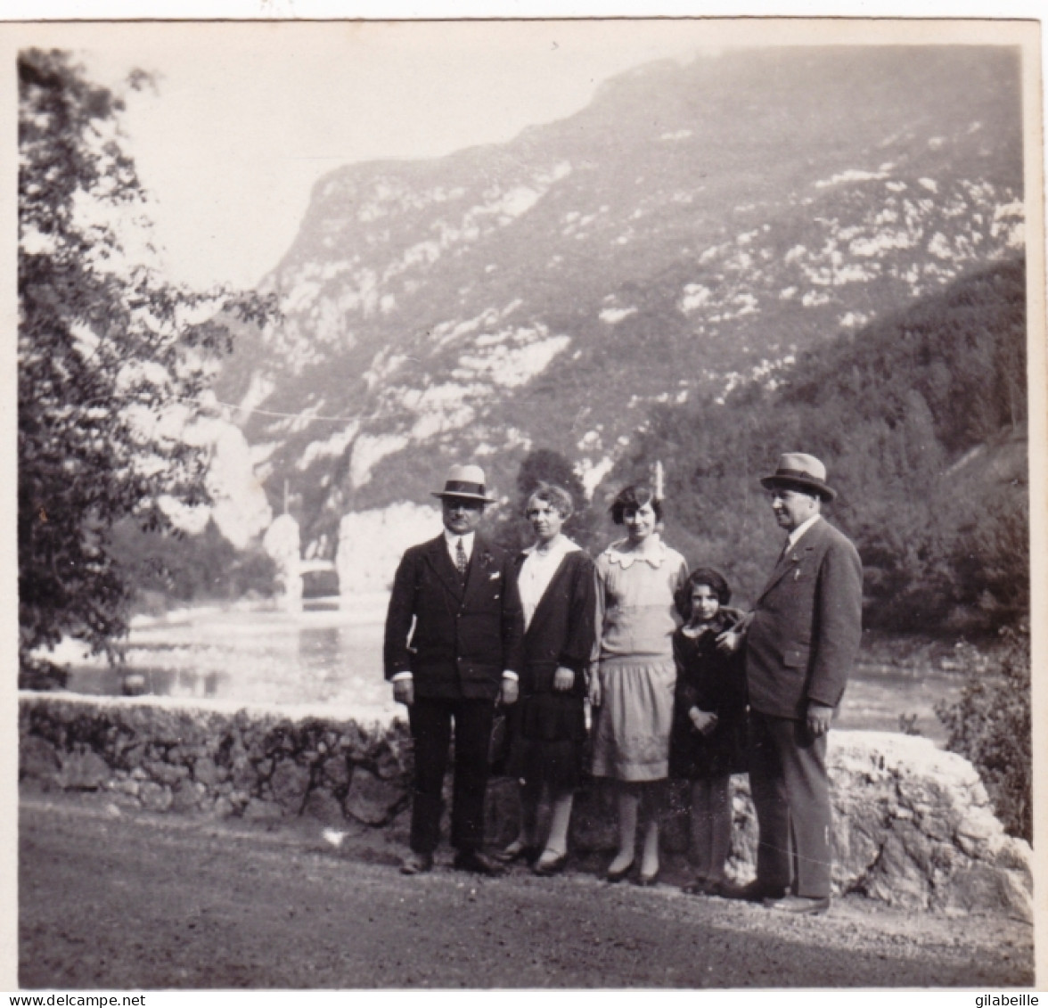Photo Originale - Année 1929 - La Pose Au VAL De FIER ( Vallières-sur-Fier ) ( Haute Savoie ) - Places