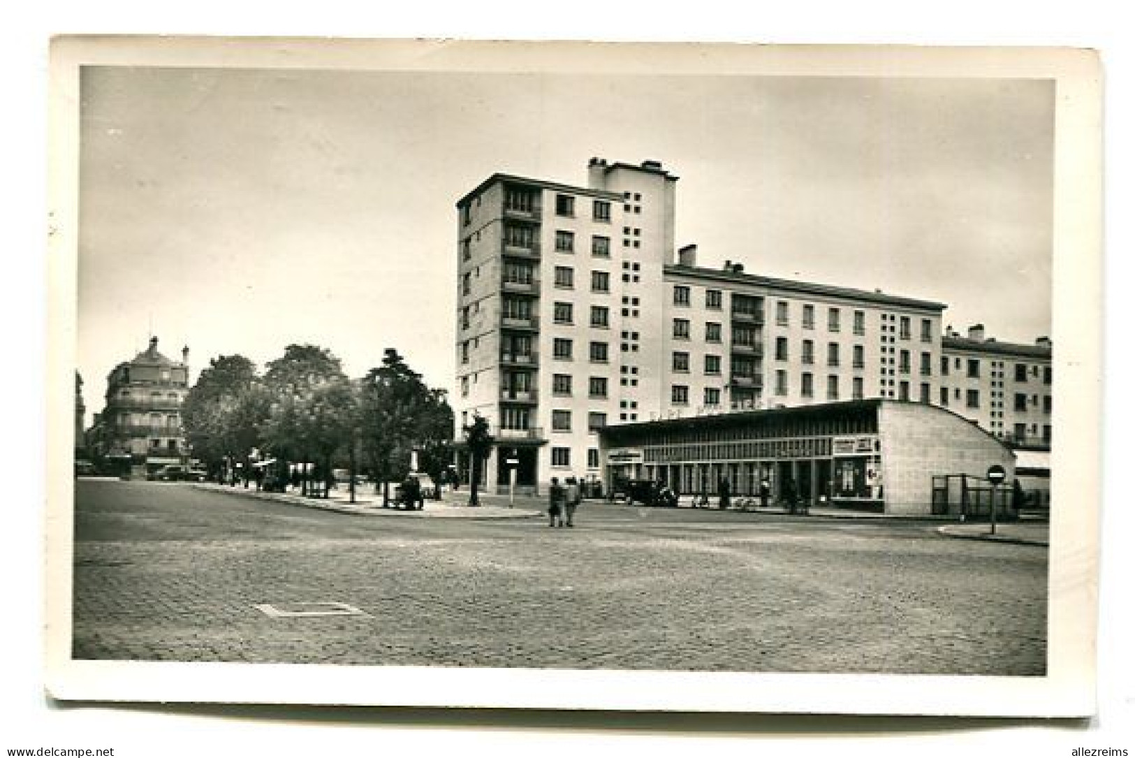 CPsm  10  : TROYES    La Gare Routière   A   VOIR  !!! - Troyes