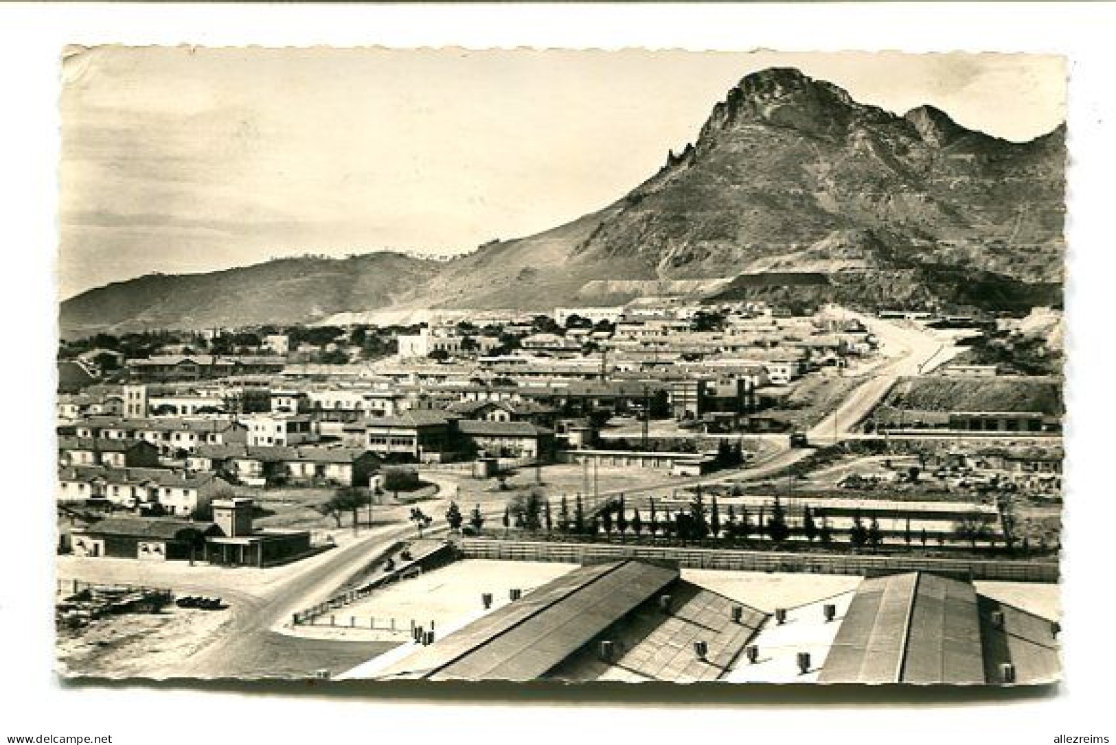 Carte Algérie : OUENZA  Panorama  Et Stade De Football     VOIR  DESCRIPTIF  §§§ - Sonstige & Ohne Zuordnung