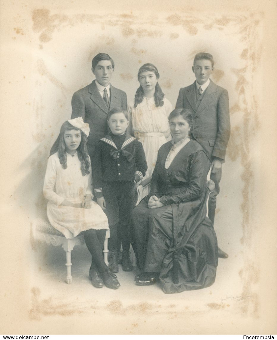 Grande Photo De Famille - Photographe Lambert Weston , Folkestone - Début 1900 (CP24701) - Anonymous Persons