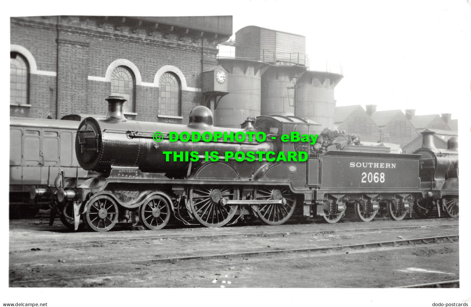 R512413 Locomotive. Southern. No. 2068. Postcard - World