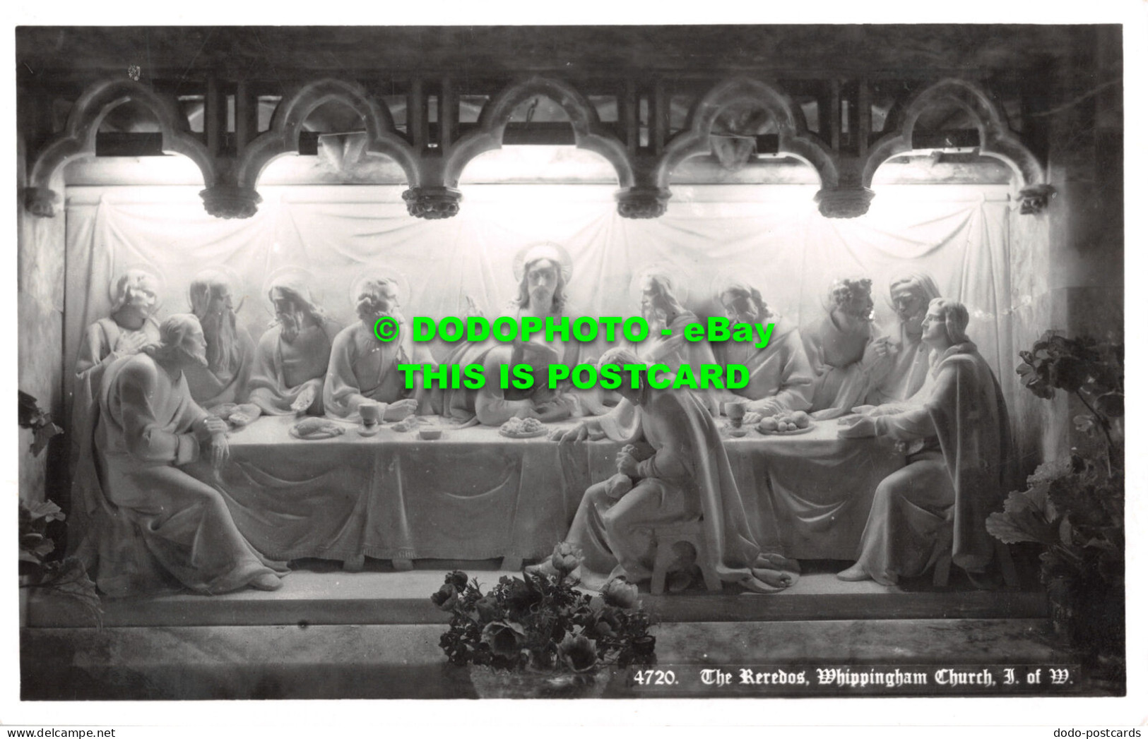 R512423 Whippingham Church. The Reredos. Nigh. Real Photo Postcard - World