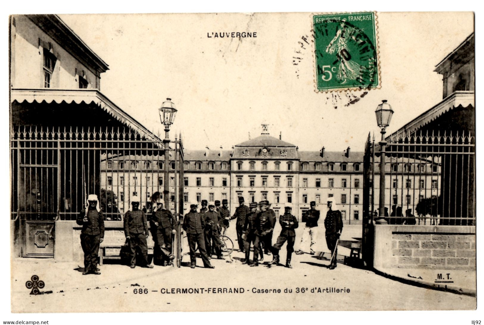 CPA CLERMONT-FERRAND (63) - 686. Caserne Du 36e D'Artillerie (animée) - MTIL - Casernes